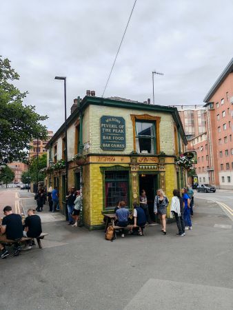[ pub peveril of the peak ]