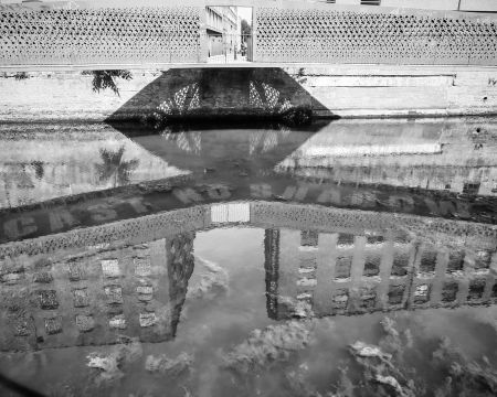 [ Cast no shadow bridge ]
