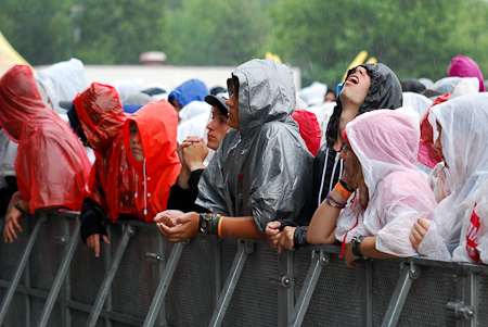 [ why does it alwasy rain on me - poetak treeg dana @ FM4 Frequency festival 2009, Green park St. Plten [A] ]