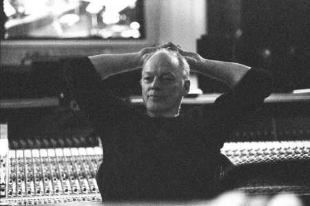[ David Gilmour laid back ]