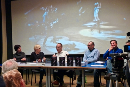 [ (s lijeva na desno) eljkica Makanec, Mirela Priselac - Remi, Paul Trynka, Branko Komljenovi, Mladen Puljiz ]
